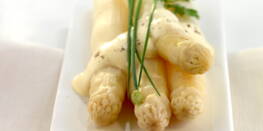 Asperges blanches, sauce mousseline
