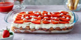 "Le meilleur tiramisu aux fraises du monde" : une cuisinière dévoile sa recette toute simple pour un résultat ultra crémeux