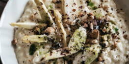 Risotto aux asperges blanches : un chef italien nous partage sa recette et ses astuces pour une cuisson impeccable